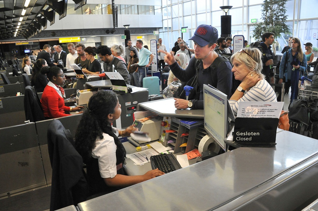 20170706_Checking in at Schiphol_1200.jpg