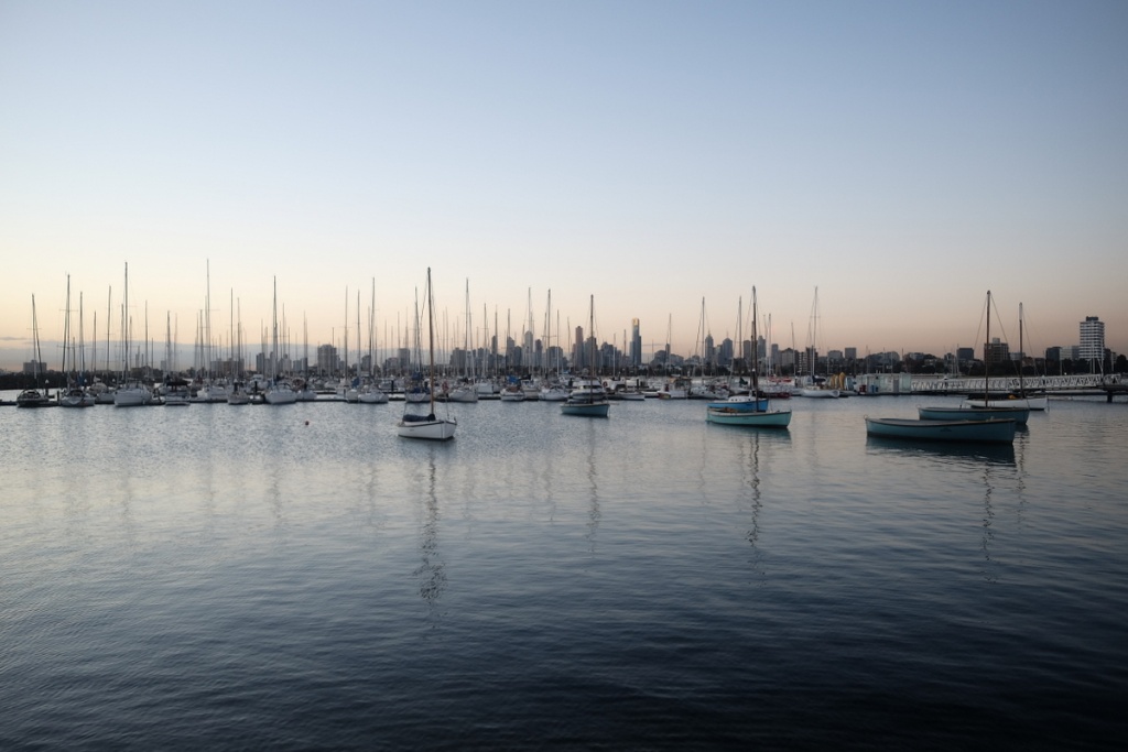 Long caption: Melbs & Dandenong Ranges